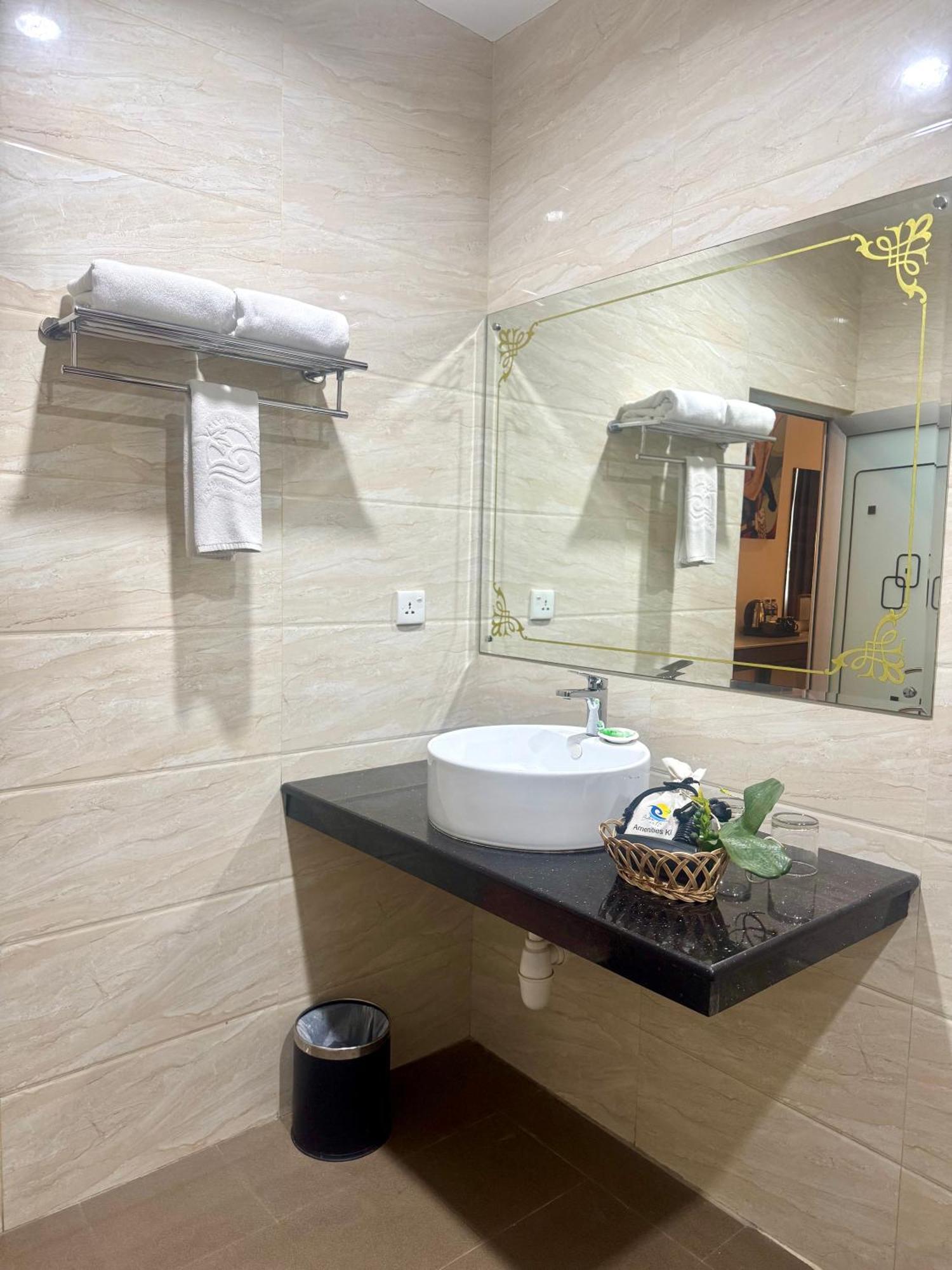 Batam Harbour Boutique Hotel & Spa Nagoya Esterno foto